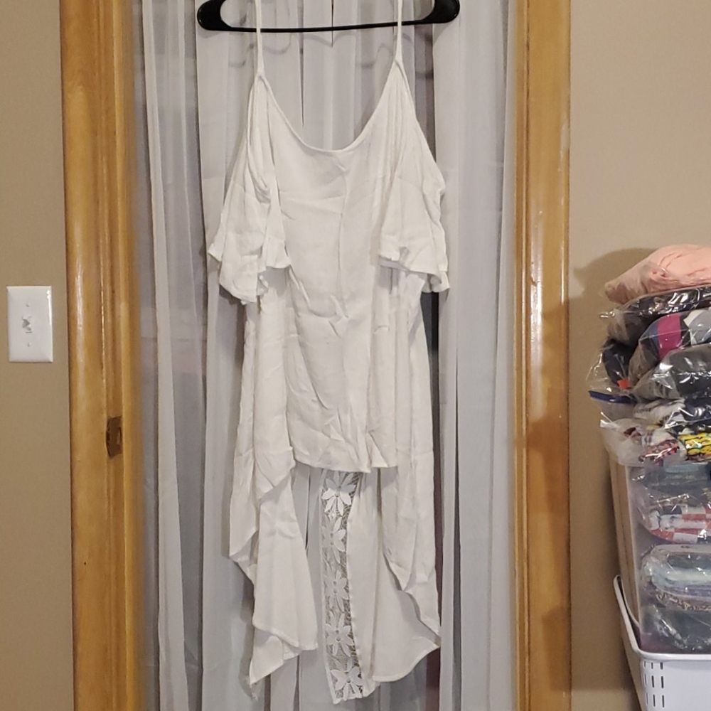 White high-low cold shoulder blouse